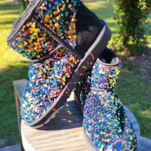 New Classic  Stellar Sequins UGG Mini boots Size 9 - Picture 1 of 6